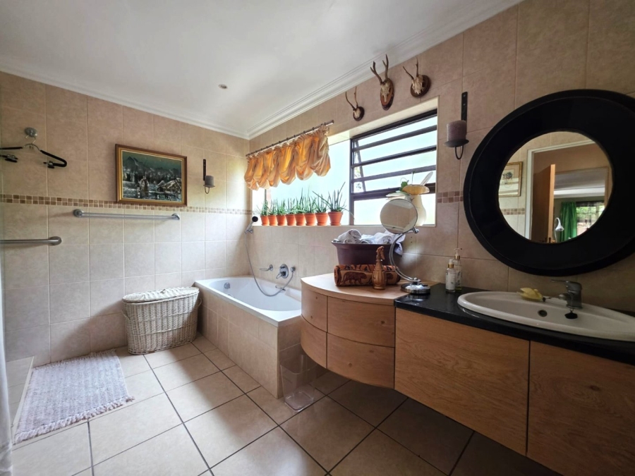 4 Bedroom Property for Sale in Groenvallei Western Cape